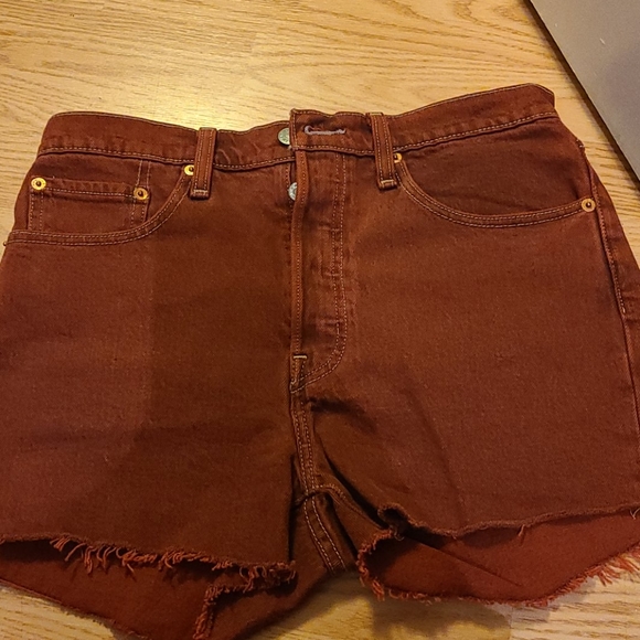 Never worn Levis cutoff shorts - Picture 1 of 2